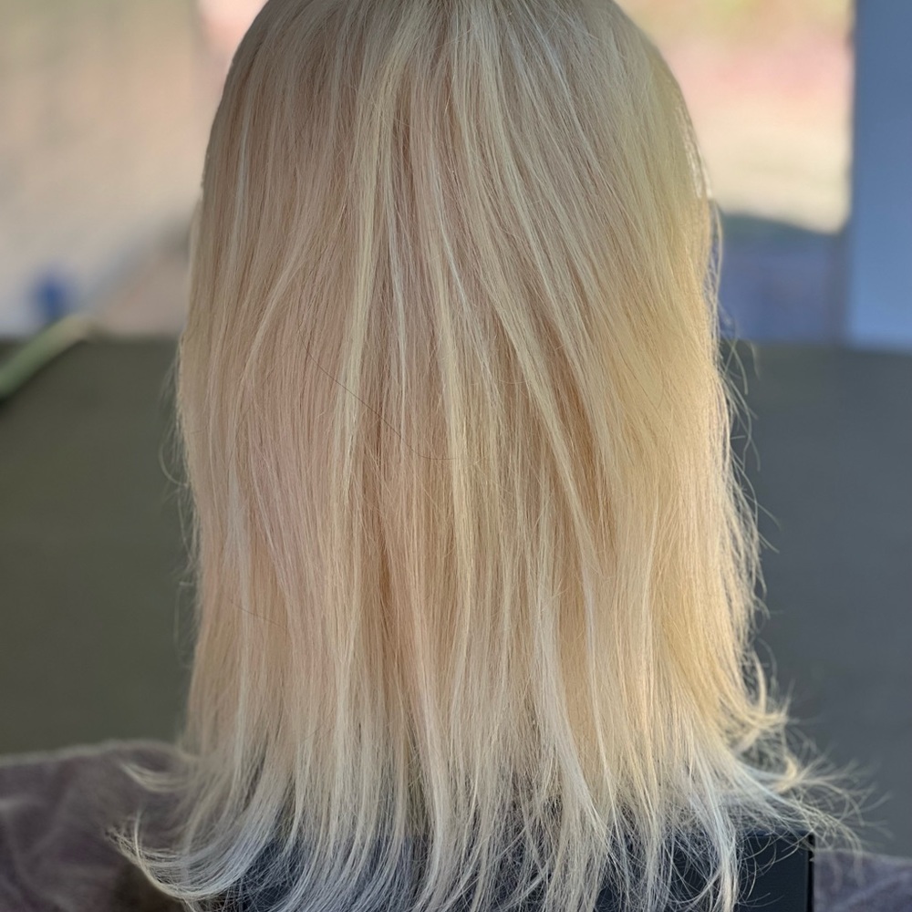 Undectable High Definition Lace. Remi Human hair wig blonde 18"